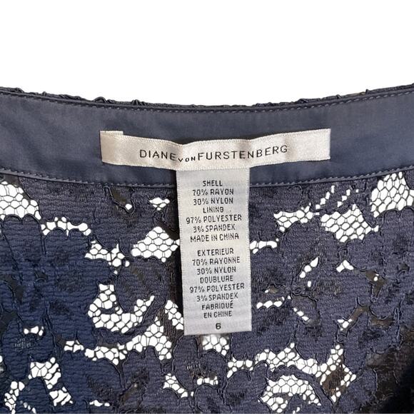 Diane Von Furstenberg Navy Blue Lace Blouse Women's Sz 6 Scallop Hem 3/4 Sleeve - Picture 3 of 8